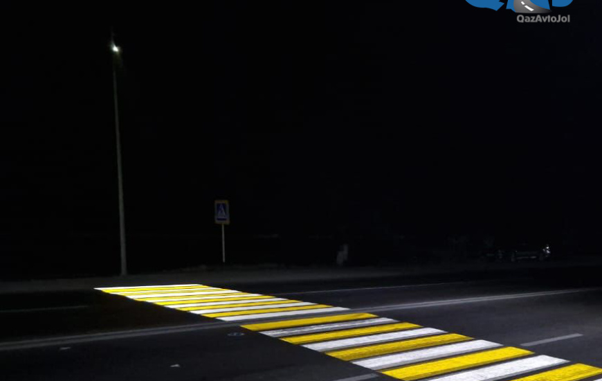Дорожники установили светящиеся «зебры» на республиканских трассах с интенсивным трафиком